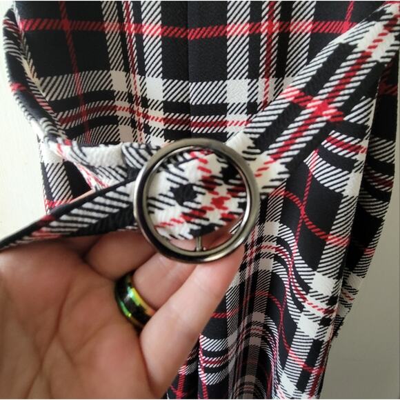 Large Almost Famous black red and white plaid jumpsuit with matching belt - Picture 4 of 4